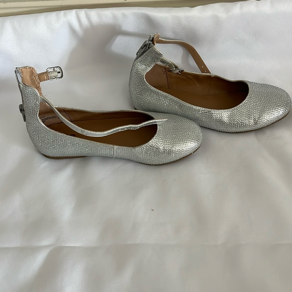 Like new girls dress shoes, size 1